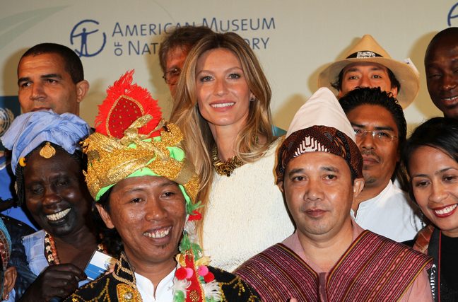 Gisele Bundchen, Cream dress, multicolor necklace, MDG Summit, Museum of Natural History